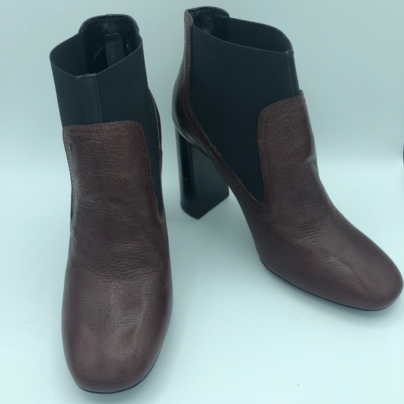 Tod’s Gomma Heel Block Heel Bootie - Picture 2 of 9